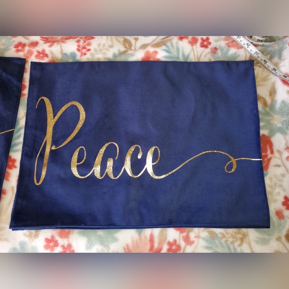 2 Table runners and 4 placemats - Picture 5 of 9